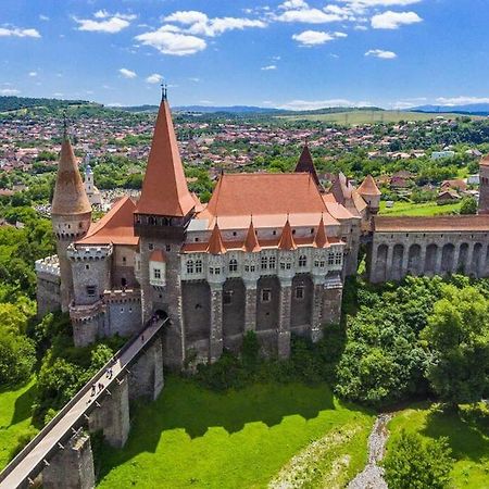 Happy Place :) Hunedoara Exterior photo
